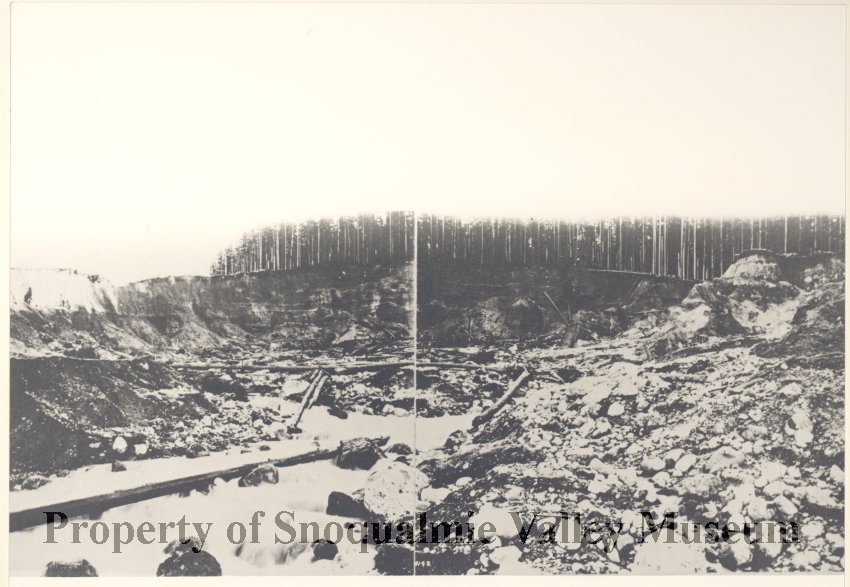 A 1918 photo of the slope failure at the head of Boxley Creek.